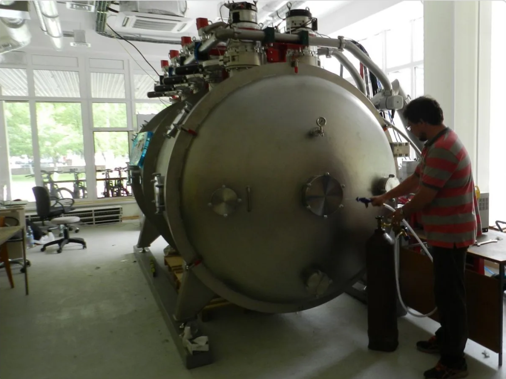 Высоковакуумная камера для испытаний ИПД_8.png